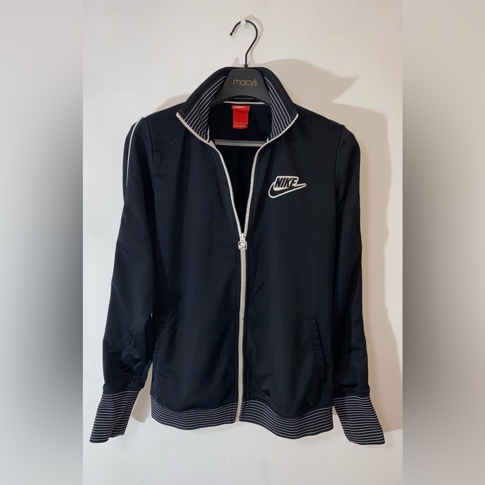 NIKE full zip women’s Small classic Nike logo